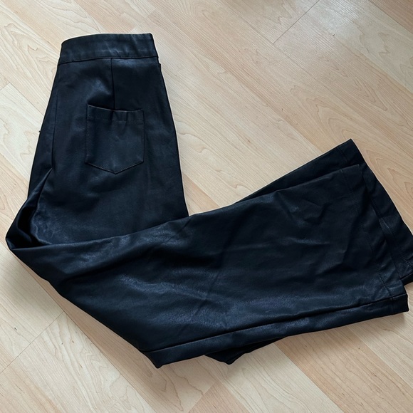 Olivaceous Lulu’s Faux Leather Flared Pants - Size Medium - Picture 6 of 9